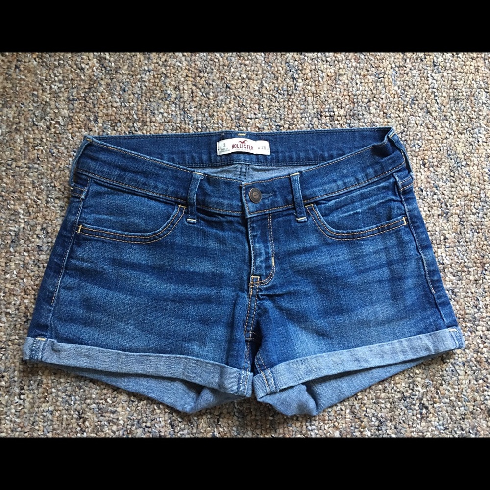 ❌SOLD ON Ⓜ️ercari❌ Hollister Low-Rise Jean Shorts